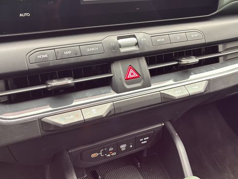 Used 2025 Kia K4 EX FWD image 26