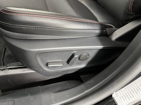 Used 2025 Ford Escape ST-Line image 13