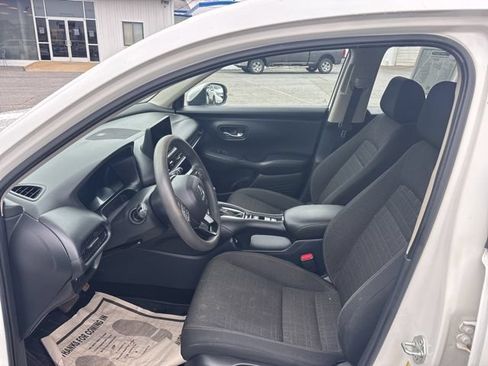 Used 2023 Honda HR-V LX image 7