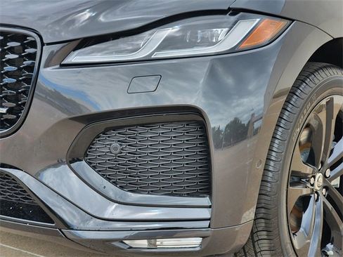 Used 2025 Jaguar F-PACE R-Dynamic S image 5