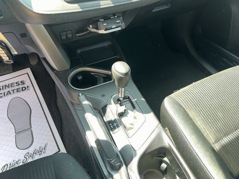 Used 2016 Toyota RAV4 LE AWD/4WD image 19