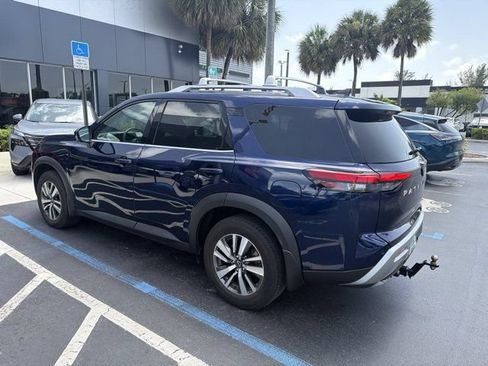 Used 2024 Nissan Pathfinder SL w/ Cargo Package AWD/4WD image 2