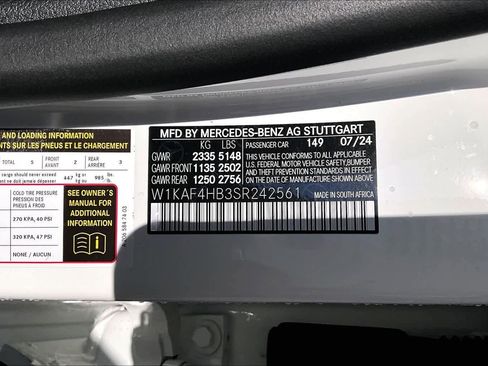 Used 2025 Mercedes-Benz C 300 4MATIC Sedan image 34
