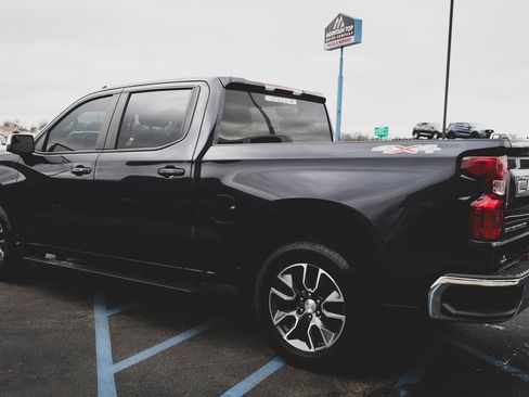 Used 2022 Chevrolet Silverado 1500 LT image 21
