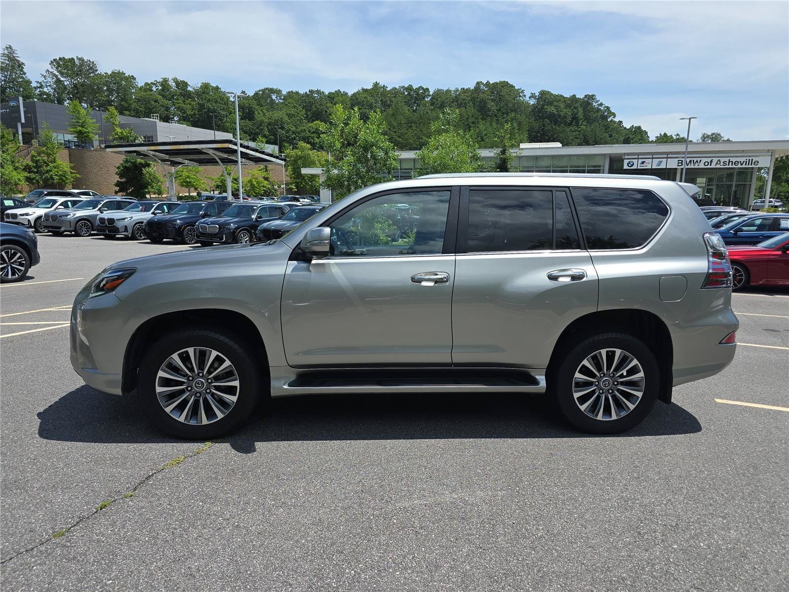 Used 2021 Lexus GX 460 Luxury w/ Accessory Package AWD/4WD image 6