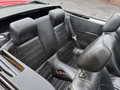 Used 2010 Ford Mustang Premium RWD image 14