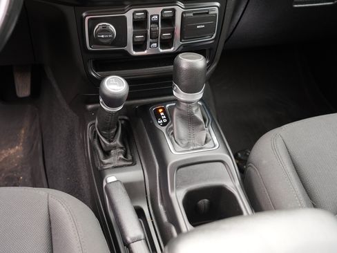 Used 2022 Jeep Gladiator Sport AWD/4WD image 24