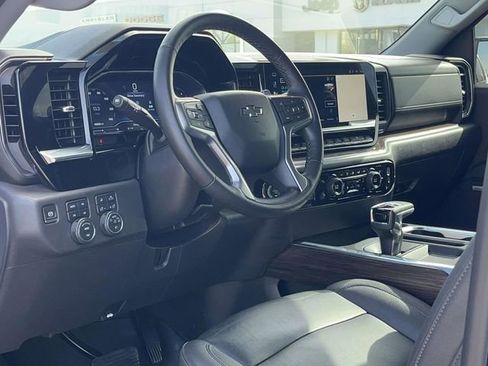 Used 2023 Chevrolet Silverado 1500 LT Trail Boss w/ LT Trail Boss Premium Package image 12