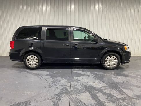 Used 2019 Dodge Grand Caravan SE image 19