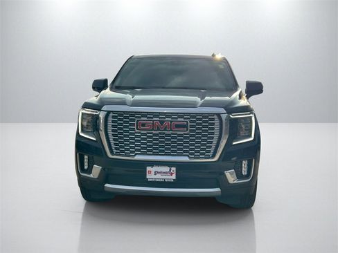 Used 2022 GMC Yukon Denali image 2