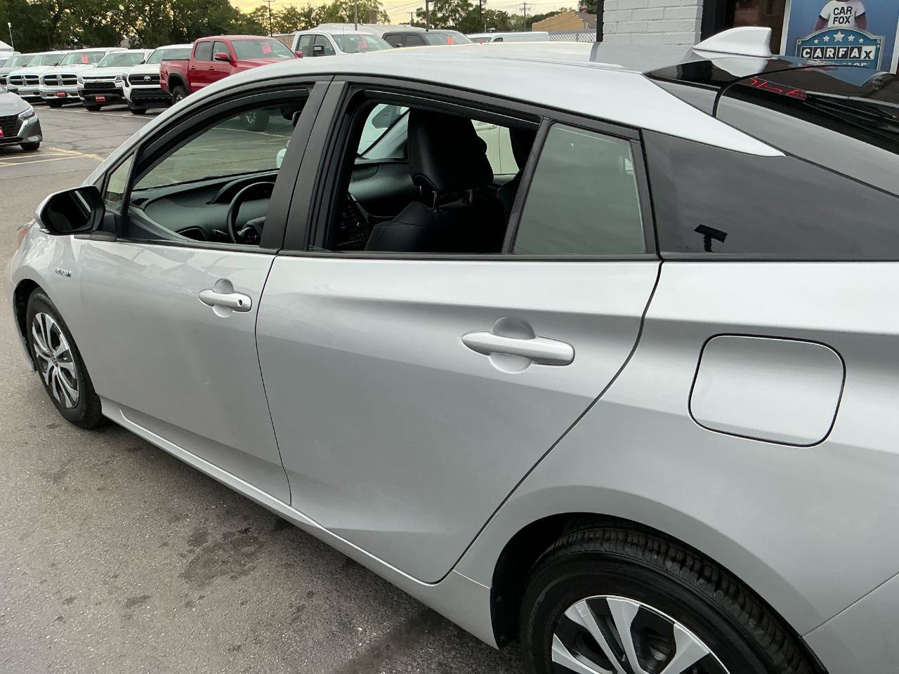 Used 2022 Toyota Prius XLE w/ Advanced Technology Package AWD/4WD image 29