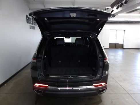 Used 2023 Jeep Grand Cherokee L Overland AWD/4WD image 18
