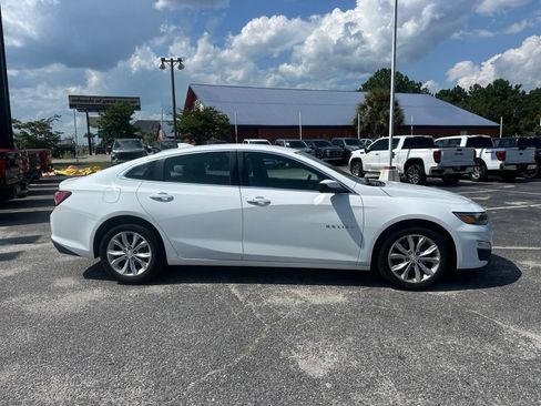 Used 2019 Chevrolet Malibu LT FWD image 2