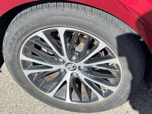 Certified 2018 Toyota Camry SE w/ Moonroof Package image 12