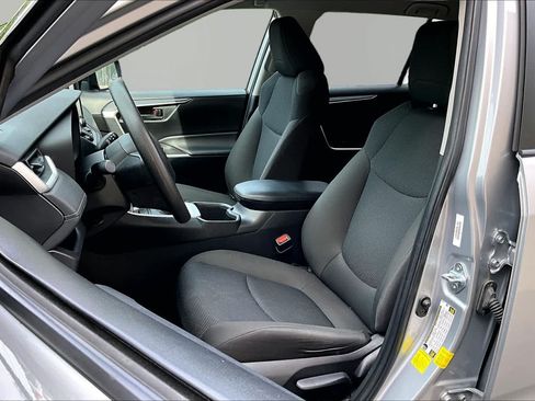 Certified 2025 Toyota RAV4 LE AWD/4WD image 8