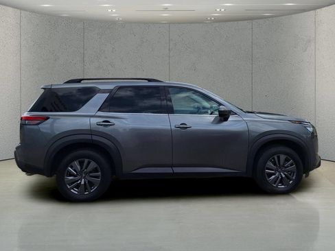 Used 2024 Nissan Pathfinder SV FWD image 6