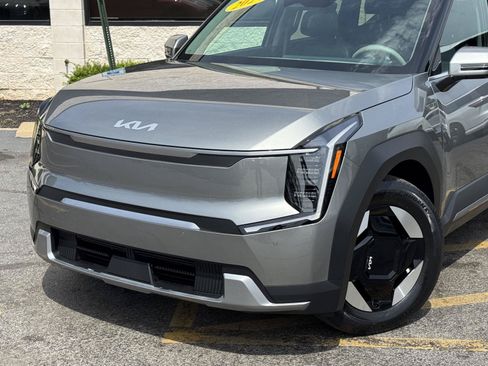 Used 2024 Kia EV9 Wind AWD/4WD image 3
