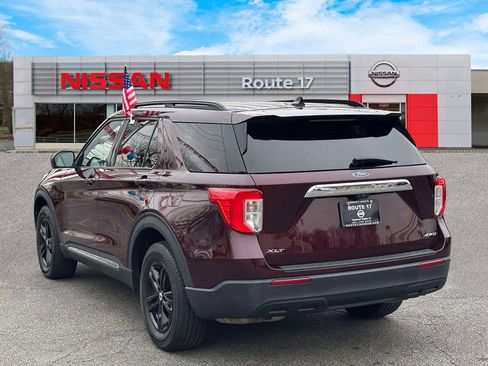 Used 2022 Ford Explorer XLT image 4