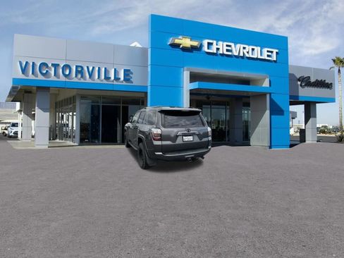 Used 2022 Toyota 4Runner SR5 Premium w/ Moonroof Package AWD/4WD image 8