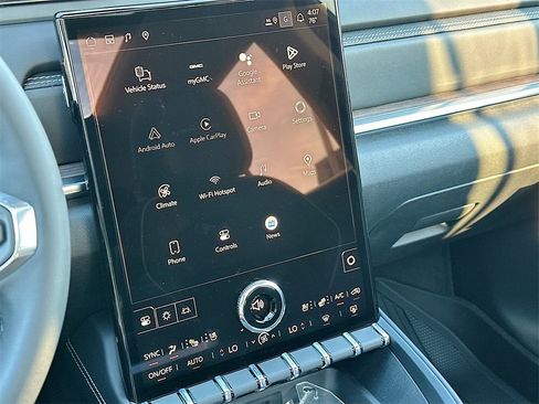 New 2026 GMC Terrain Denali w/ LPO, Floor Liner Package image 13