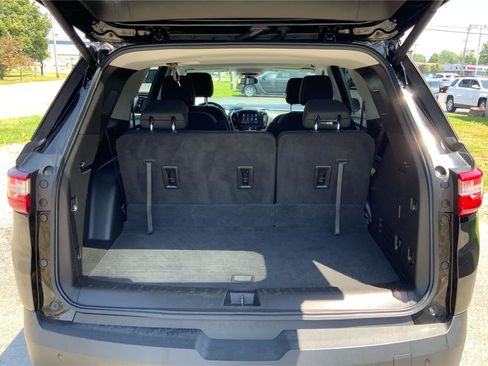 Used 2021 Chevrolet Traverse LT AWD/4WD image 12