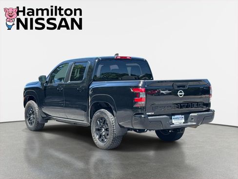 Used 2023 Nissan Frontier SV w/ Midnight Edition Package AWD/4WD image 4