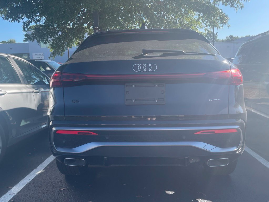 Used 2025 Audi Q5 Premium Plus w/ Premium Plus AWD/4WD image 4
