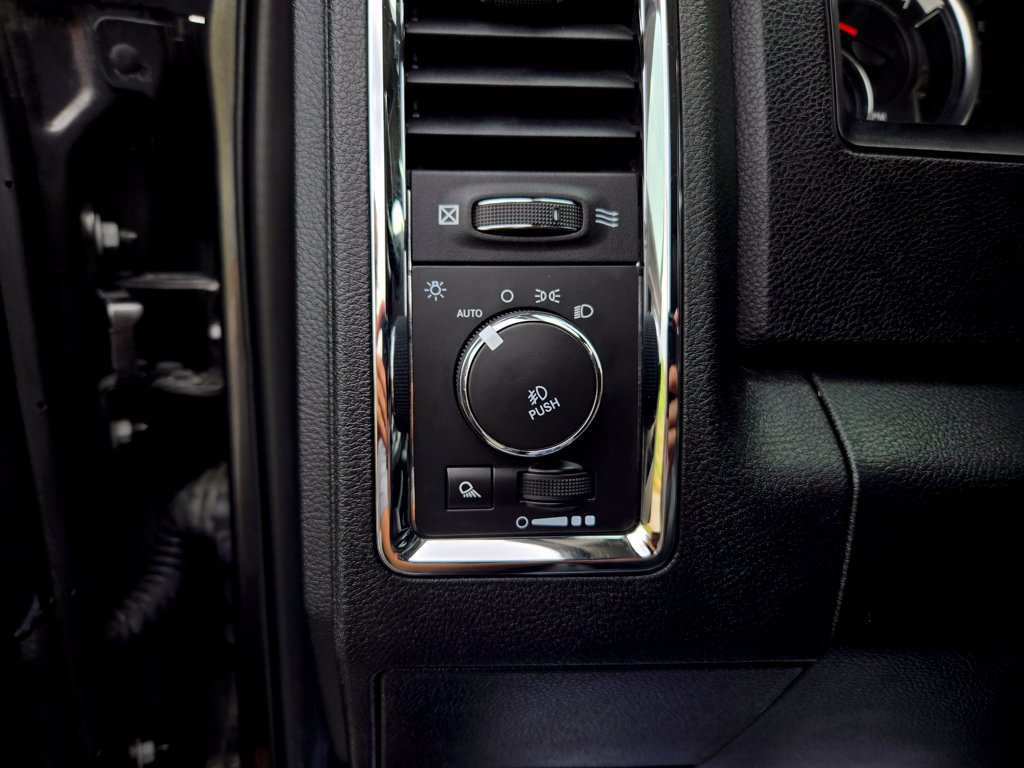 Used 2015 RAM 2500 Laramie w/ Protection Group AWD/4WD image 14