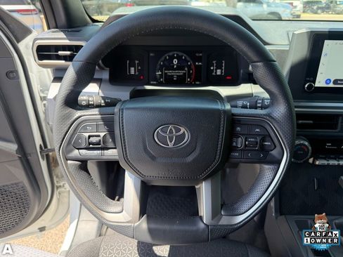 Used 2025 Toyota 4Runner SR5 RWD image 15