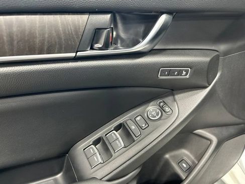 Certified 2022 Honda Accord Touring image 24