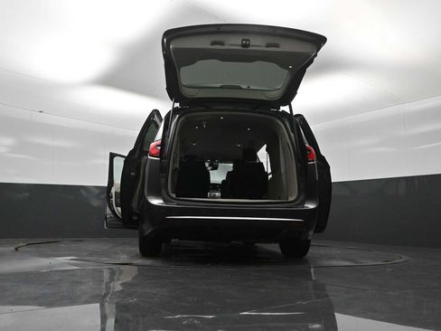 Used 2023 Chrysler Pacifica Touring-L FWD image 63