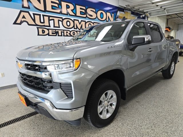 Used 2025 Chevrolet Silverado 1500 LT AWD/4WD image 1