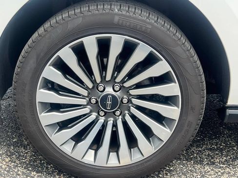 Used 2019 Lincoln Navigator Reserve AWD/4WD image 9
