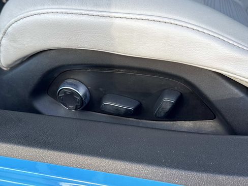 Used 2021 Chevrolet Corvette 2dr Stingray Conv w/ Z51 Performance Package image 21