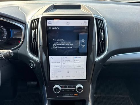 Used 2021 Ford Edge Titanium FWD image 19