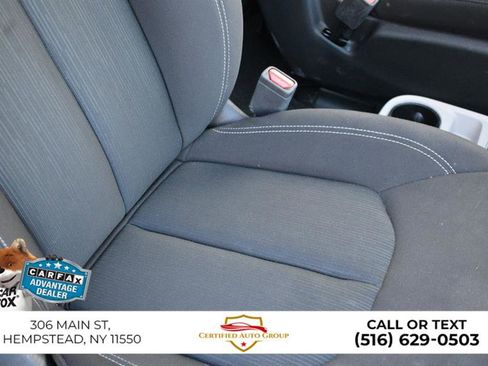 Used 2024 Chrysler Voyager LX image 23