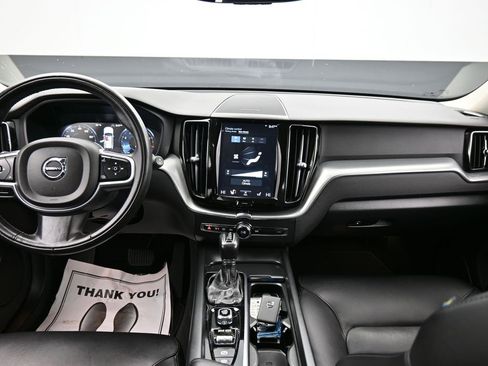 Used 2019 Volvo XC60 T6 Momentum w/ Multimedia Package image 16