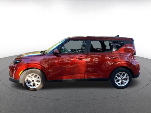 Used 2025 Kia Soul LX w/ LX Technology Package image 4