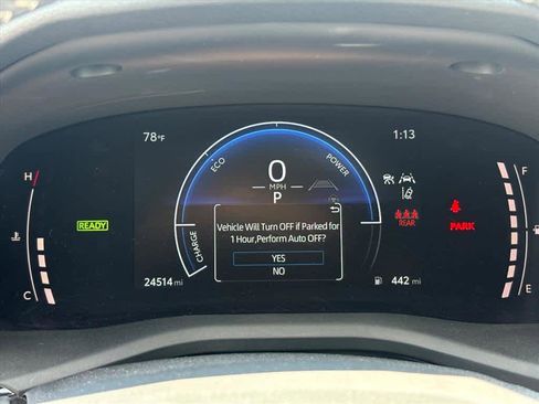 Used 2025 Toyota Camry SE image 13