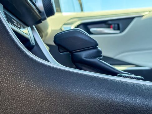 Used 2020 Toyota RAV4 XLE w/ Convenience Package image 22