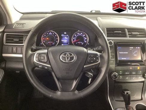 Used 2015 Toyota Camry SE FWD image 19
