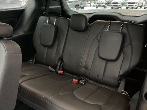 Used 2020 Chrysler Pacifica Touring-L w/ Advanced Safetytec Group image 14