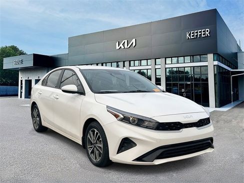Certified 2023 Kia Forte LXS image 2