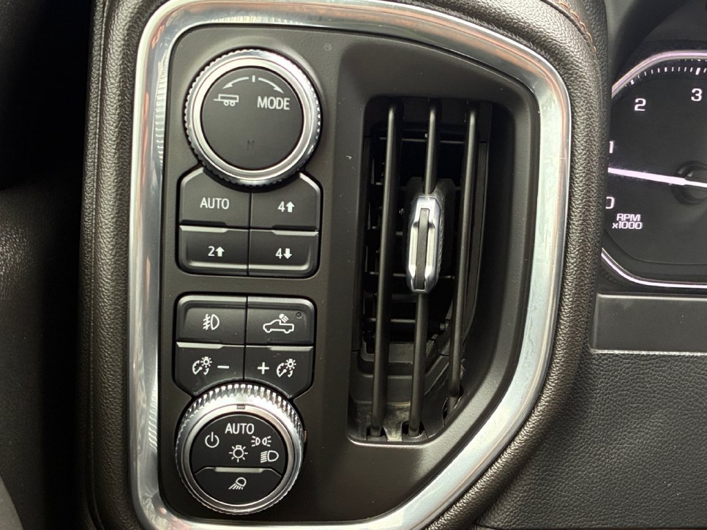 Used 2022 GMC Sierra 2500 AT4 w/ AT4 Preferred Package AWD/4WD image 10
