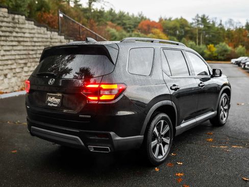 Used 2025 Honda Pilot Touring image 5