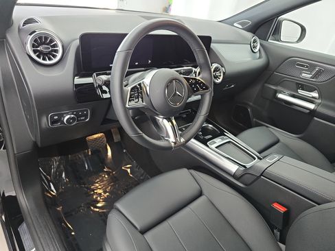 Used 2025 Mercedes-Benz GLA 250 image 16
