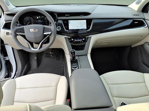 Used 2025 Cadillac XT6 Premium Luxury w/ LPO, Floor Liner Package image 19