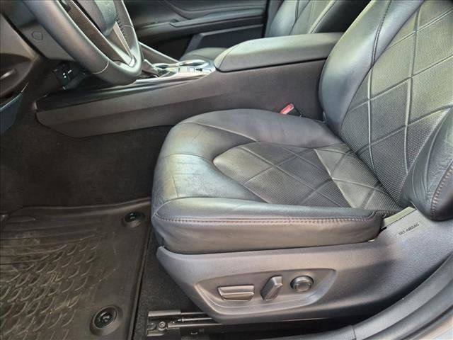 Used 2018 Toyota Camry XLE FWD image 15