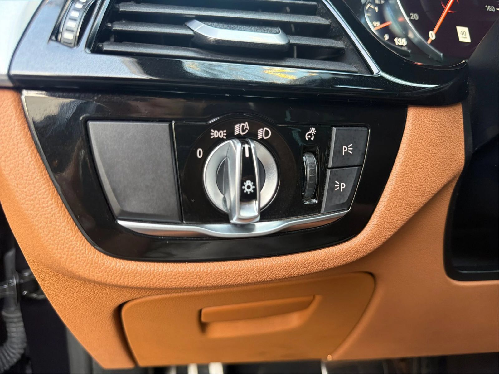 Used 2018 BMW M550i xDrive AWD/4WD image 18