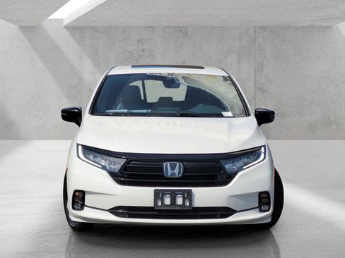 Used 2023 Honda Odyssey Sport image 2